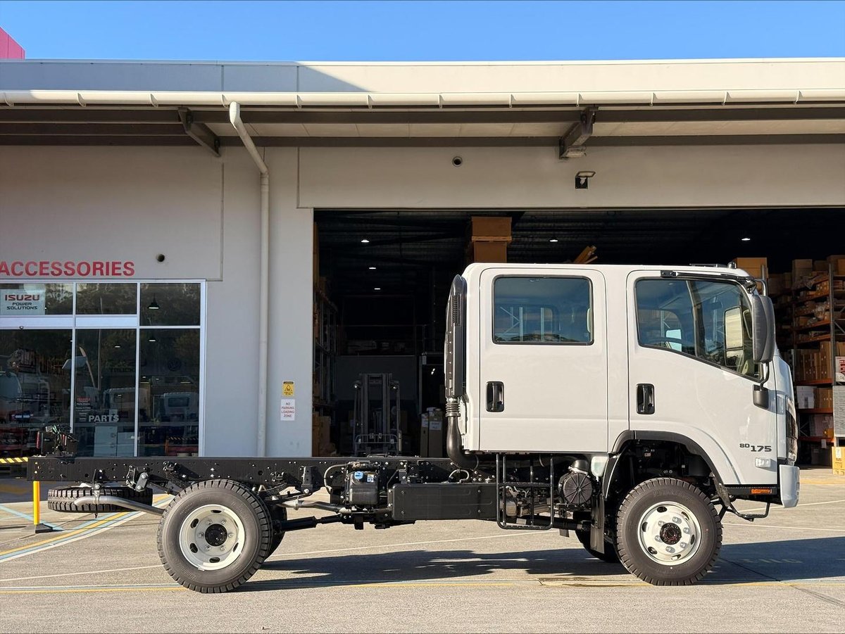 2026 Isuzu N Series image 8