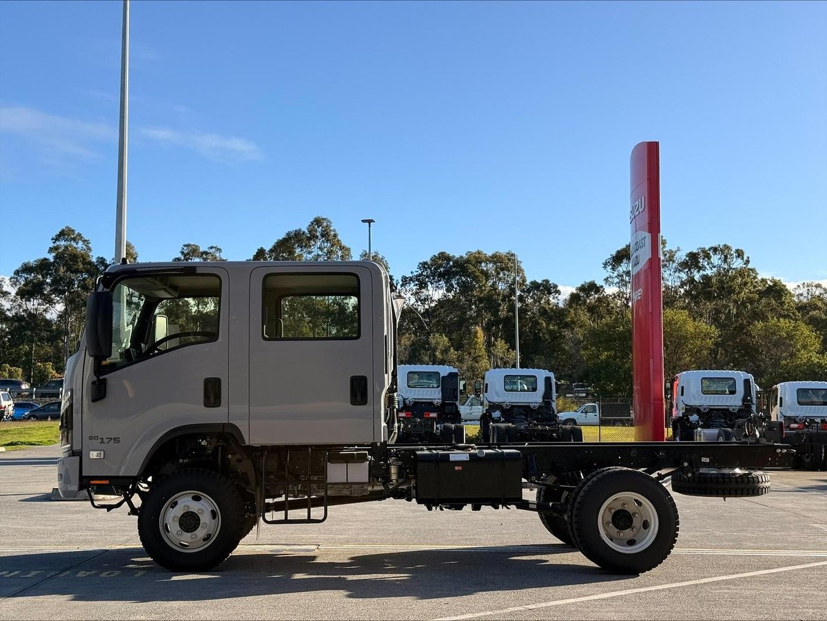 2026 Isuzu N Series image 4