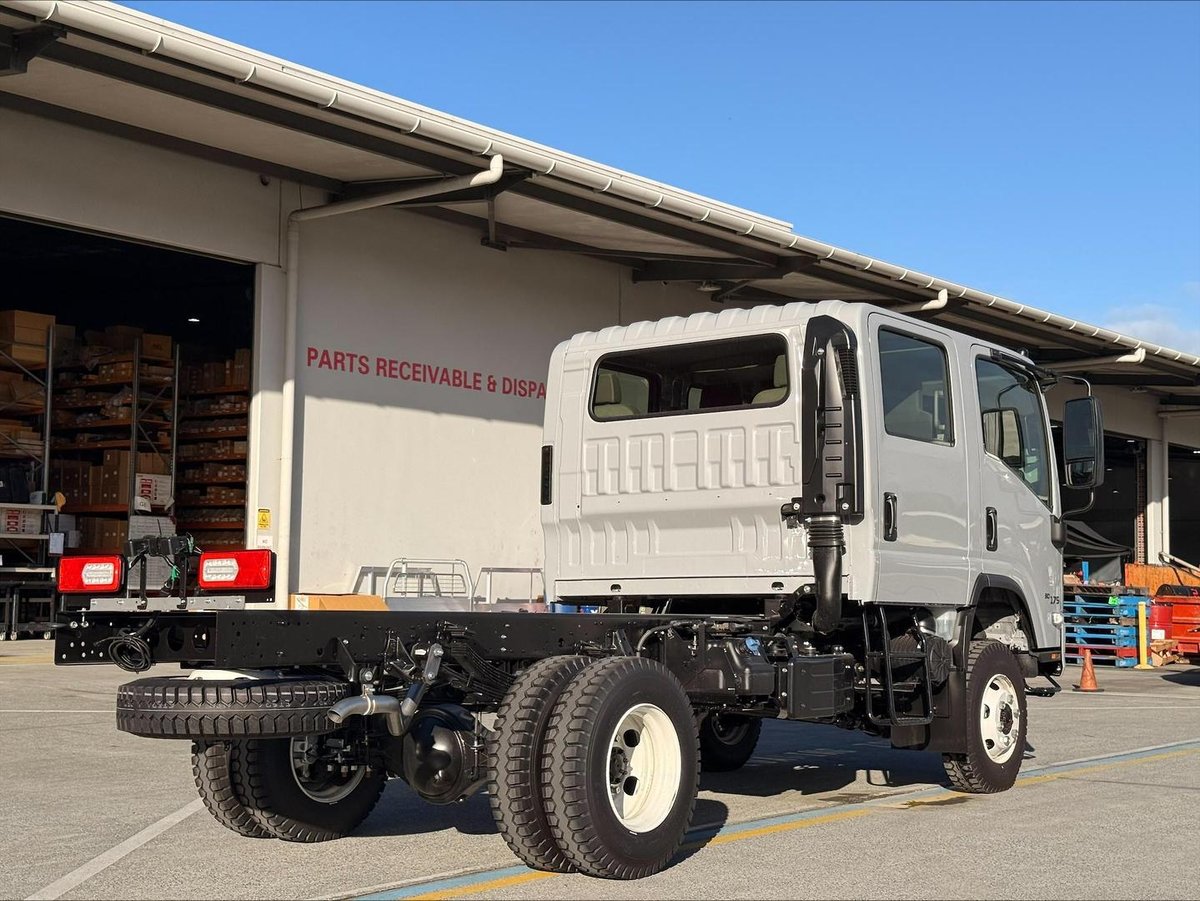 2026 Isuzu N Series image 7