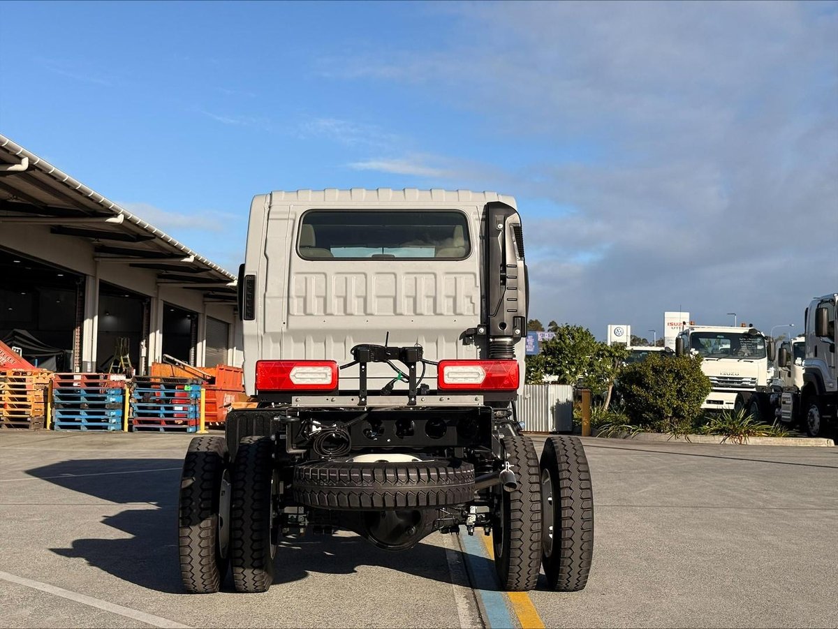 2026 Isuzu N Series image 6