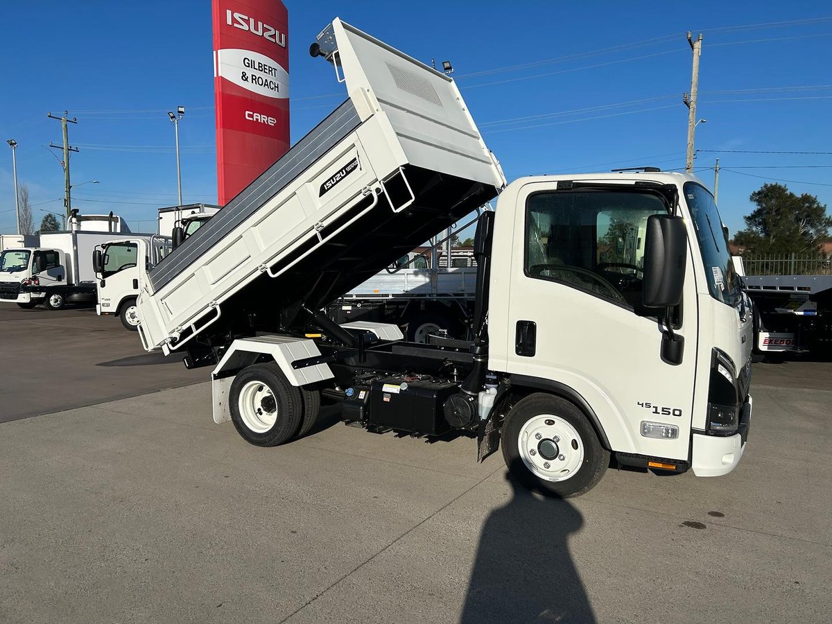2026 Isuzu N Series image 12