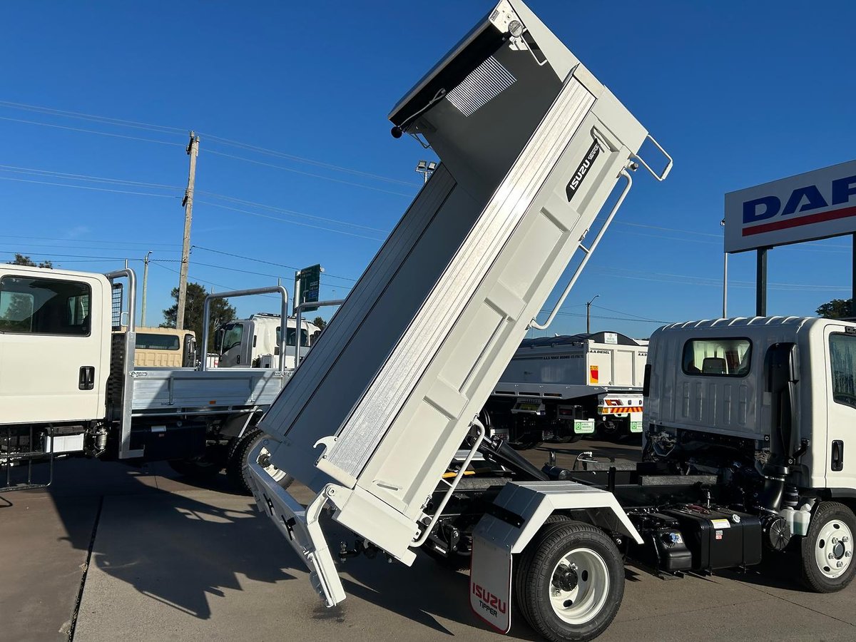2026 Isuzu N Series image 13