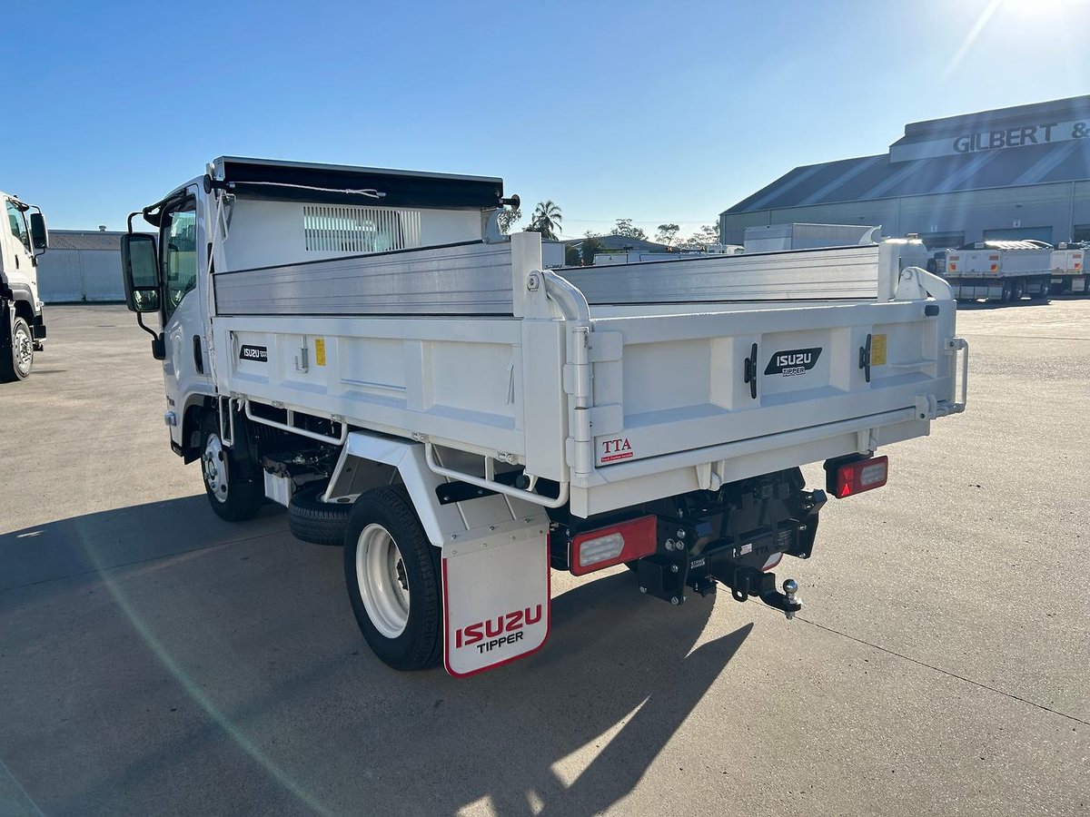 2026 Isuzu N Series image 6