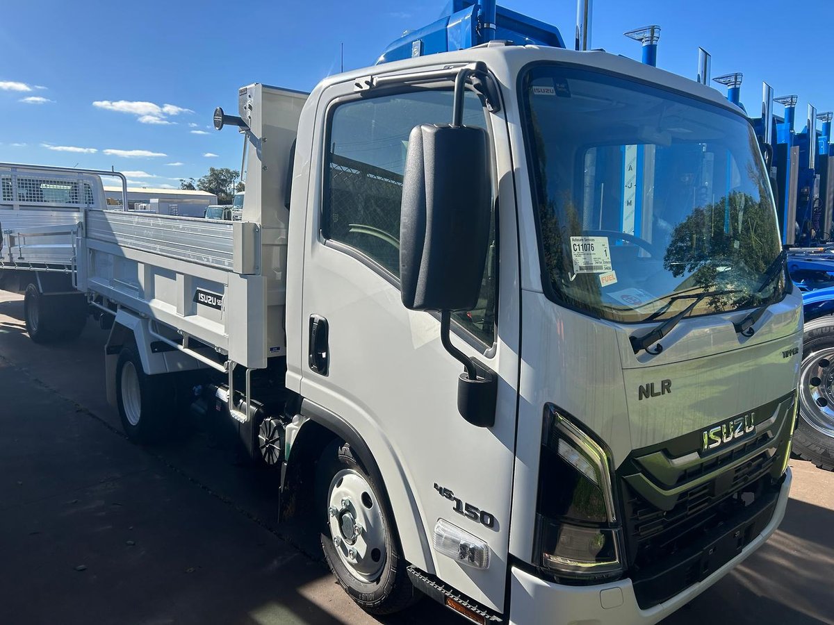 2026 Isuzu N Series image 3
