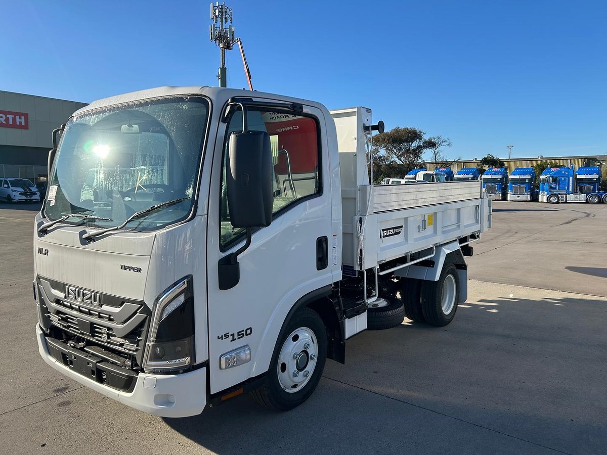 2026 Isuzu N Series image 4