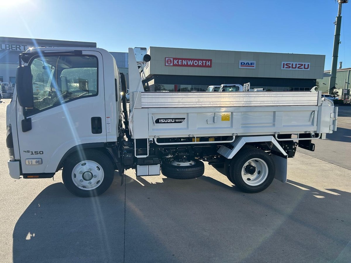 2026 Isuzu N Series image 5