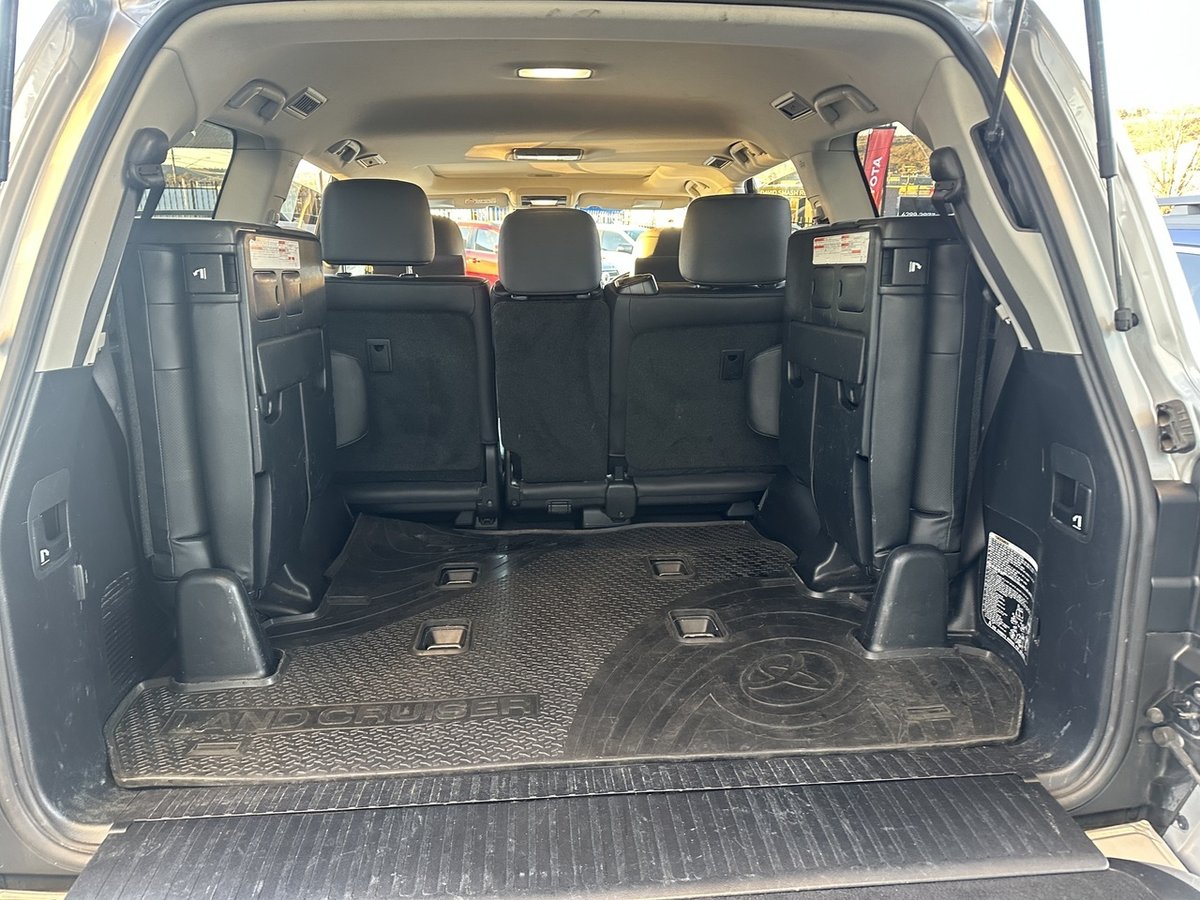 2020 Toyota Landcruiser Wagon GXL 4.5L T Diesel Automatic image 10