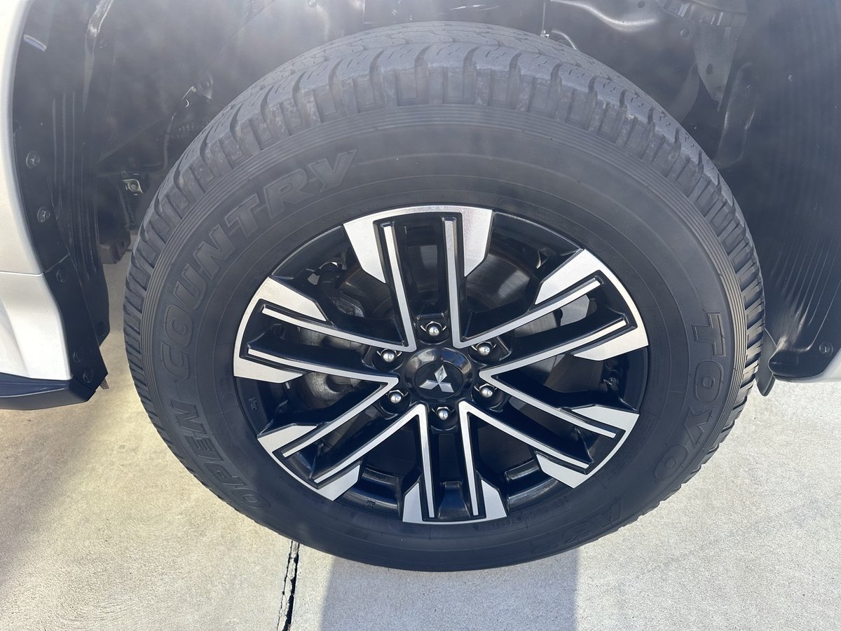 2019 Mitsubishi Pajero Sport Black Edition QE MY19 4X4 Dual Range image 15