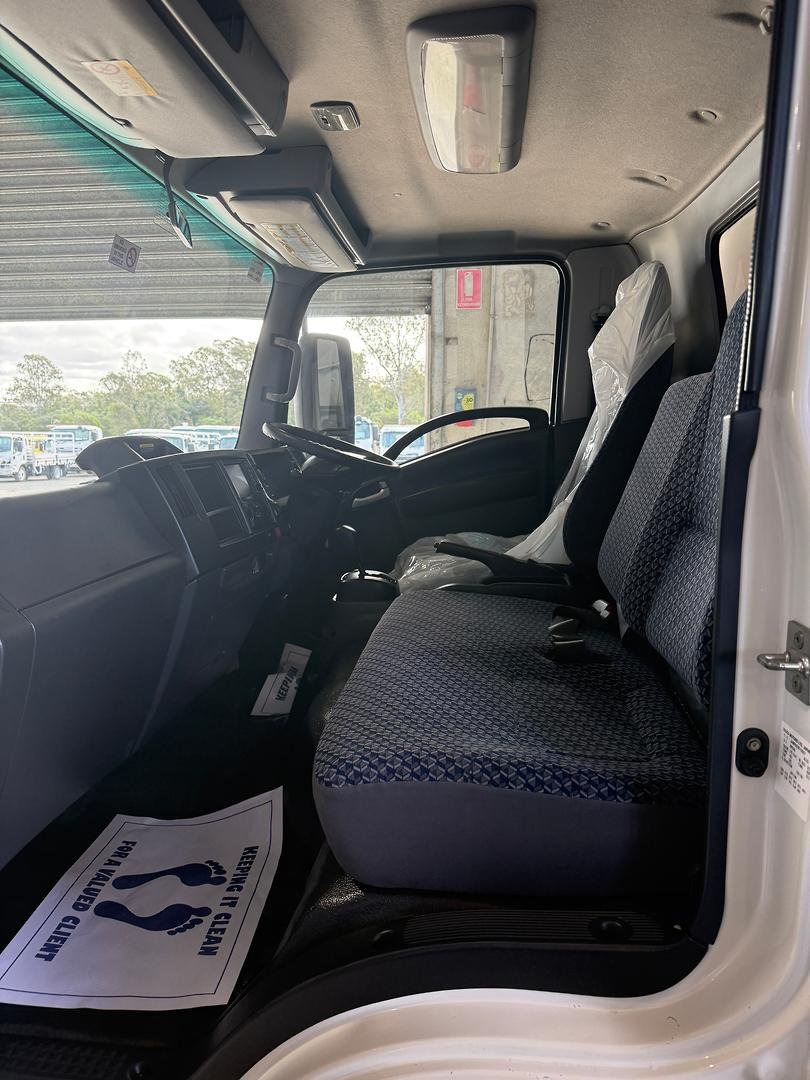 2022 Isuzu N Series NNR 45-150 image 7