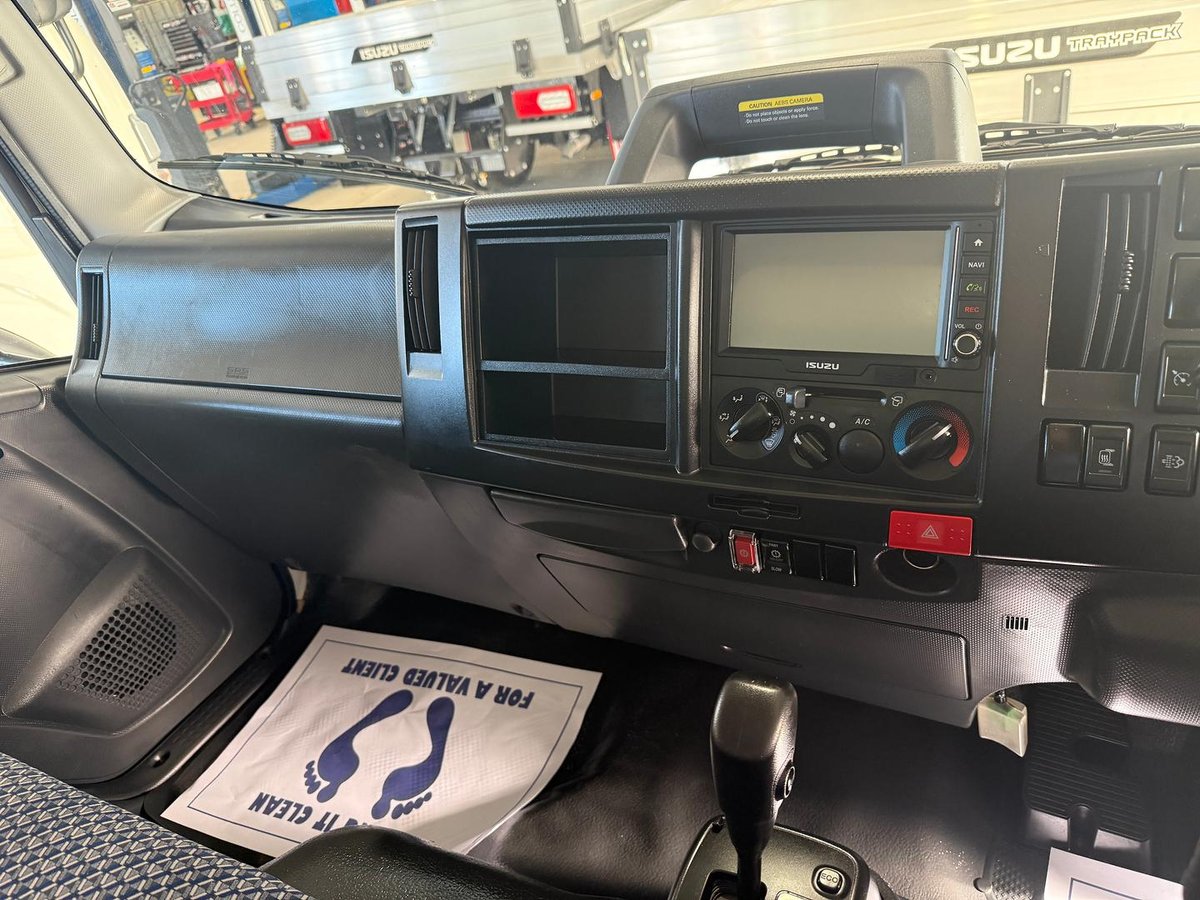 2022 Isuzu N Series NNR 45-150 image 11