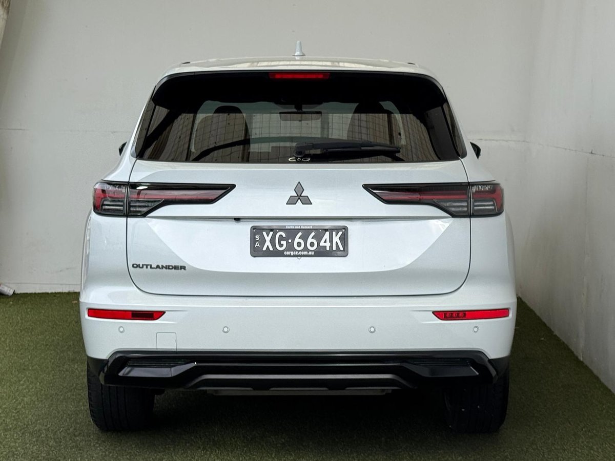 2026 Mitsubishi Outlander Black Edition ZM MY26 image 17