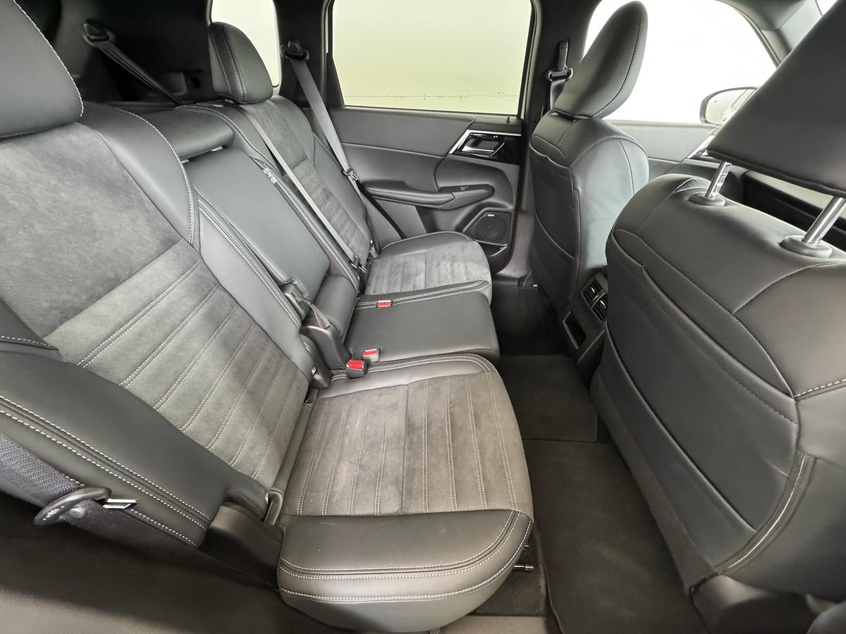 2026 Mitsubishi Outlander Black Edition ZM MY26 image 14