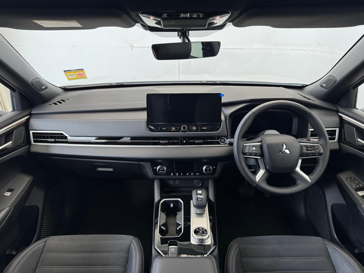 2026 Mitsubishi Outlander Black Edition ZM MY26 image 26
