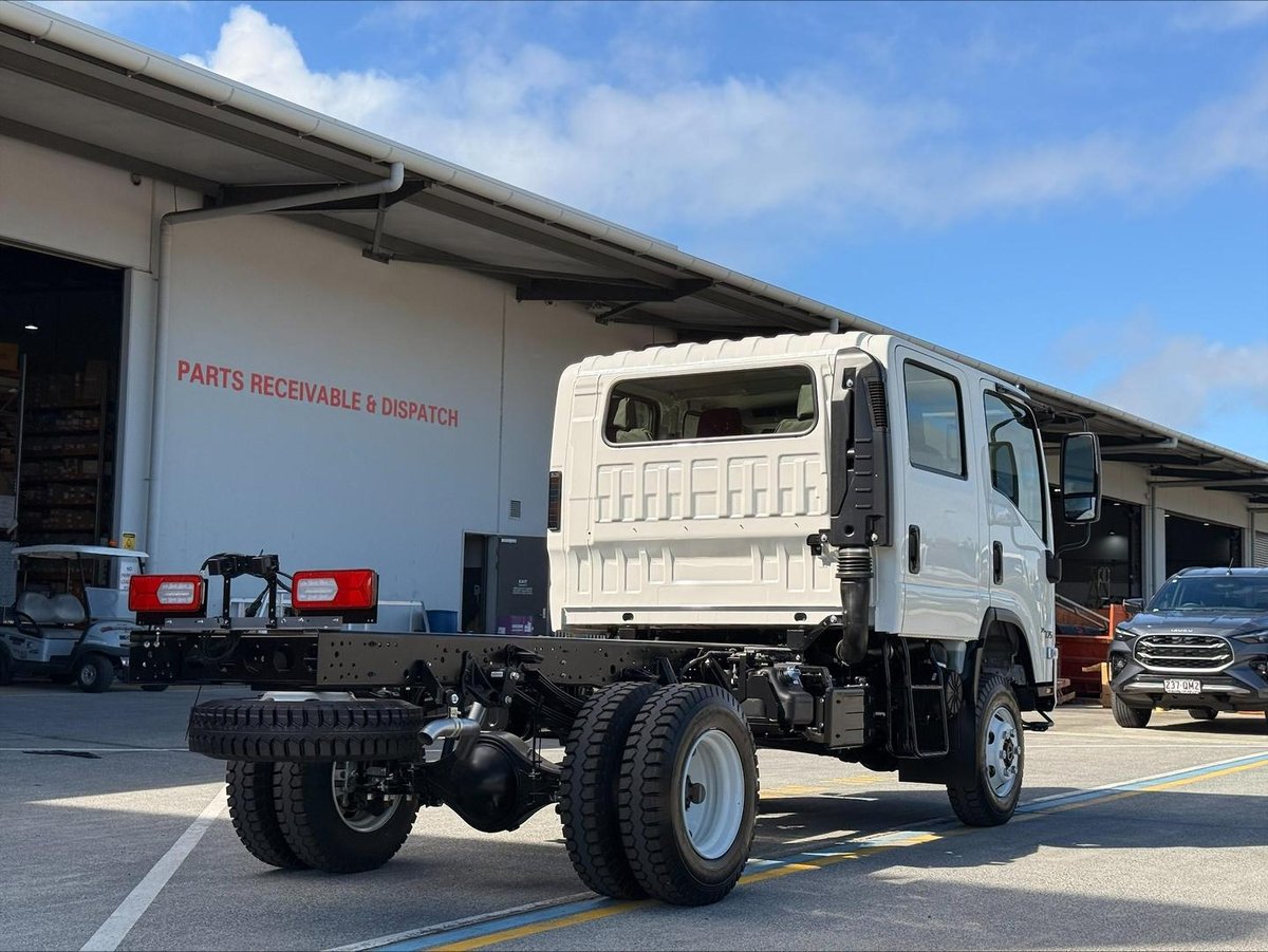 2026 Isuzu N Series image 7