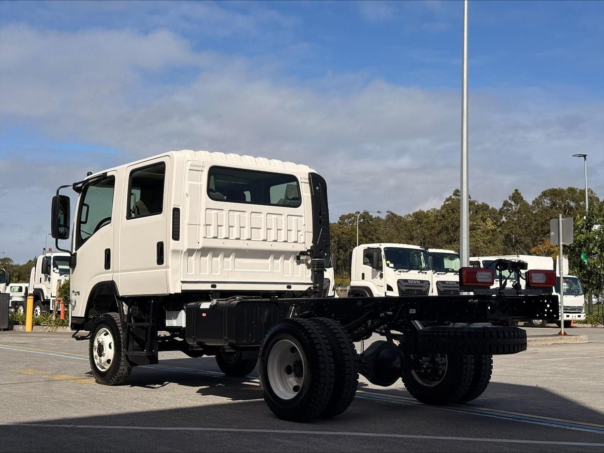 2026 Isuzu N Series image 5