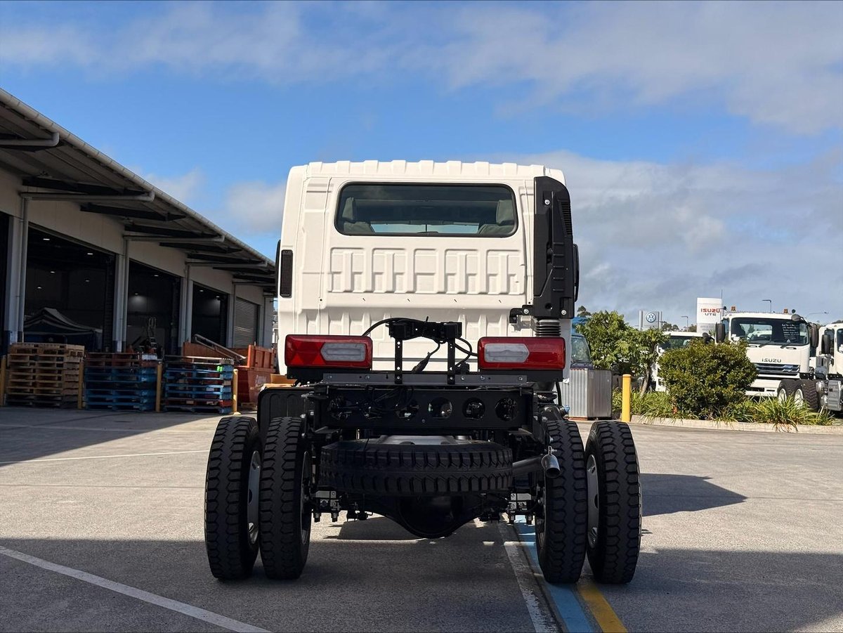 2026 Isuzu N Series image 6