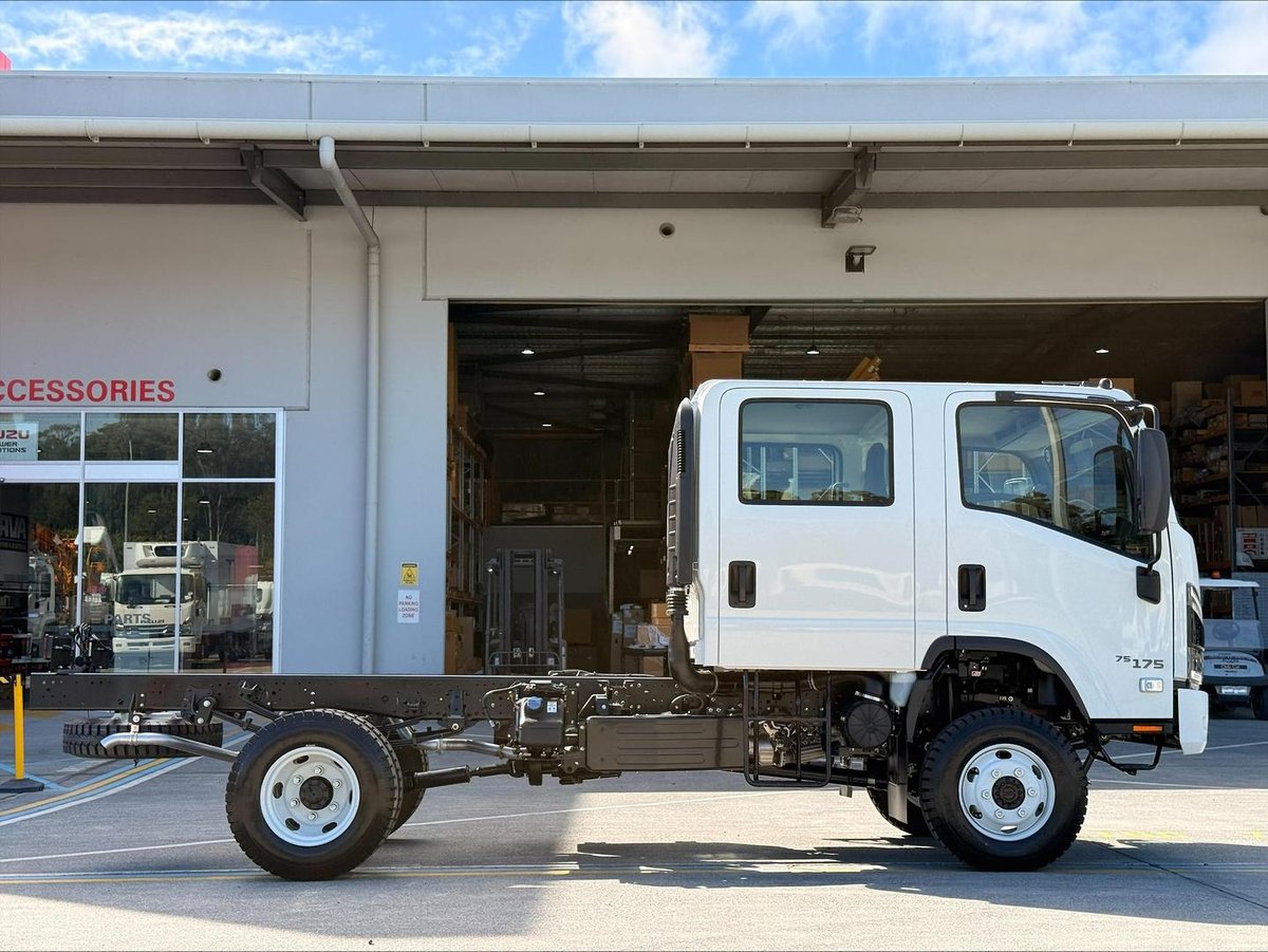 2026 Isuzu N Series image 8