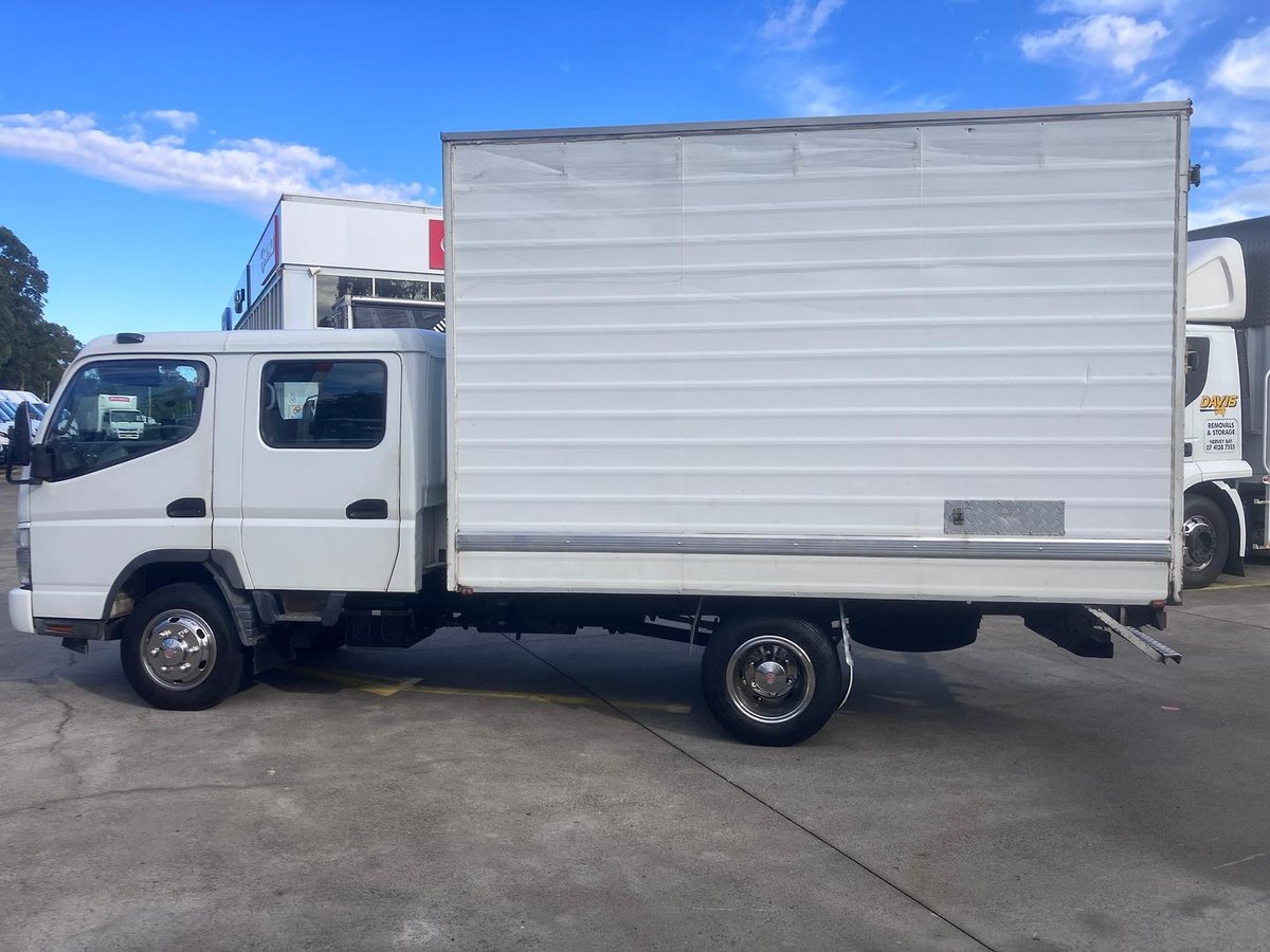 2009 Mitsubishi Canter FE84DE 3.5 image 11
