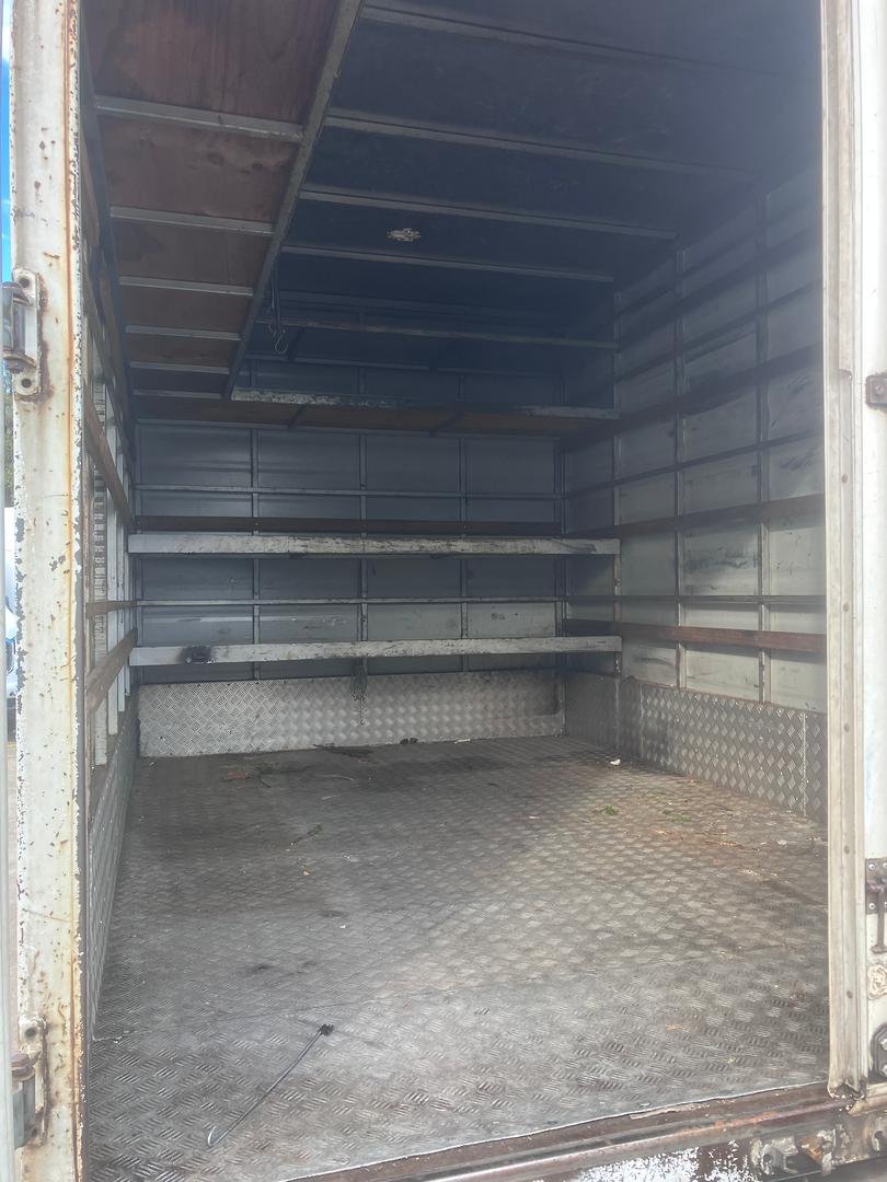 2009 Mitsubishi Canter FE84DE 3.5 image 10