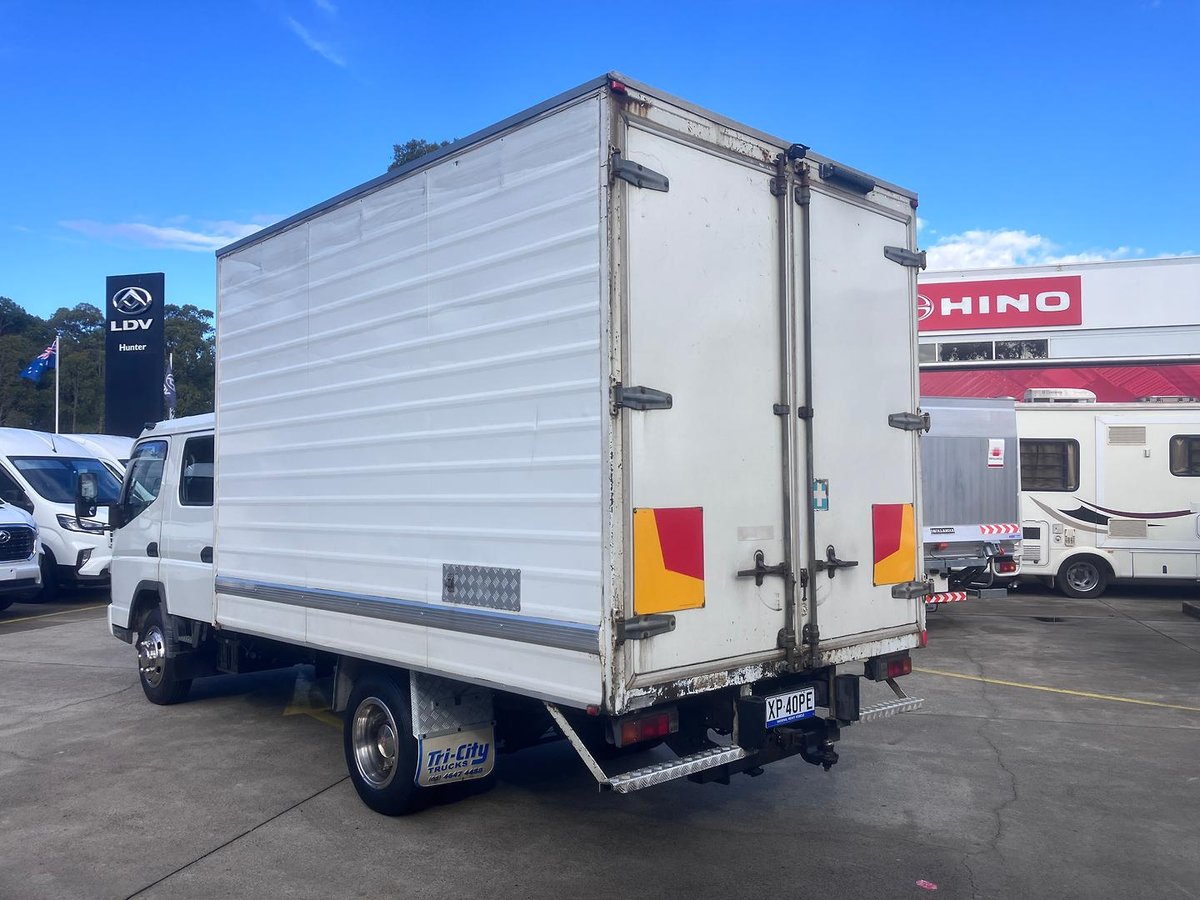 2009 Mitsubishi Canter FE84DE 3.5 image 9