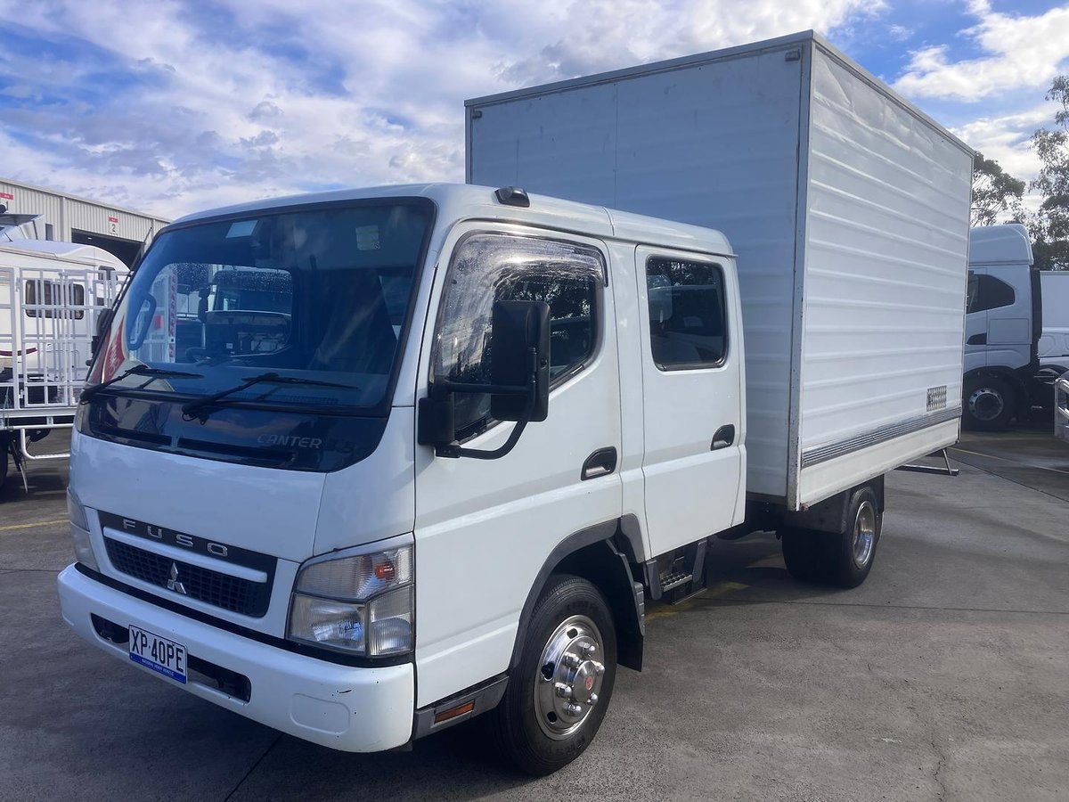 2009 Mitsubishi Canter FE84DE 3.5 image 2