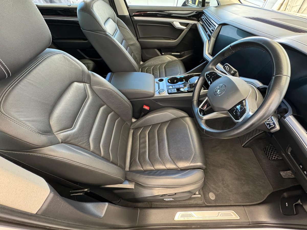 2020 Volkswagen Touareg 170TDI CR MY21 Four Wheel Drive image 8