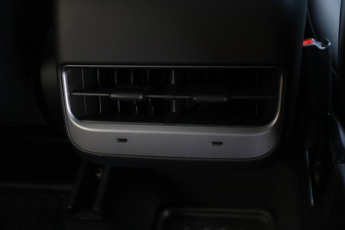 2023 Tesla Model Y Long Range AWD image 23