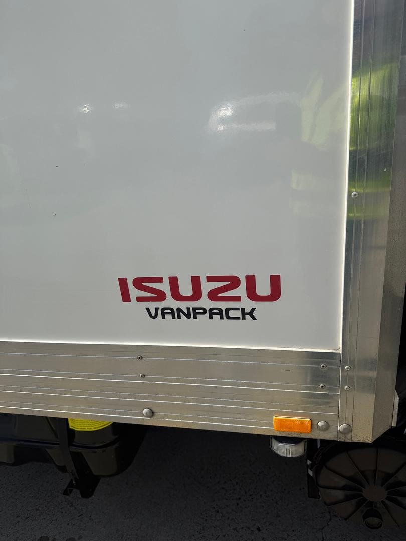 2022 Isuzu N Series NNR 45-150 Vanpack image 24