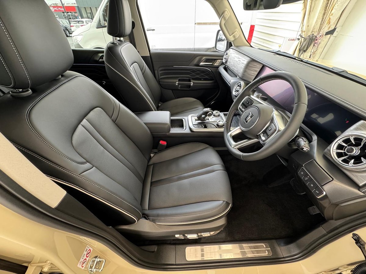 2026 GWM Tank 300 Ultra Hi4-T PHEV P01 4X4 Dual Range image 8