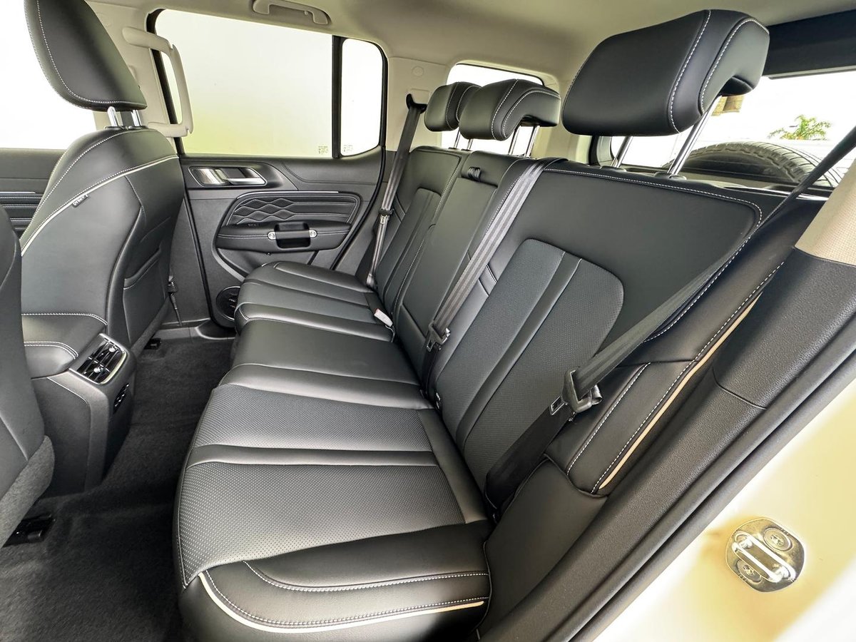 2026 GWM Tank 300 Ultra Hi4-T PHEV P01 4X4 Dual Range image 17