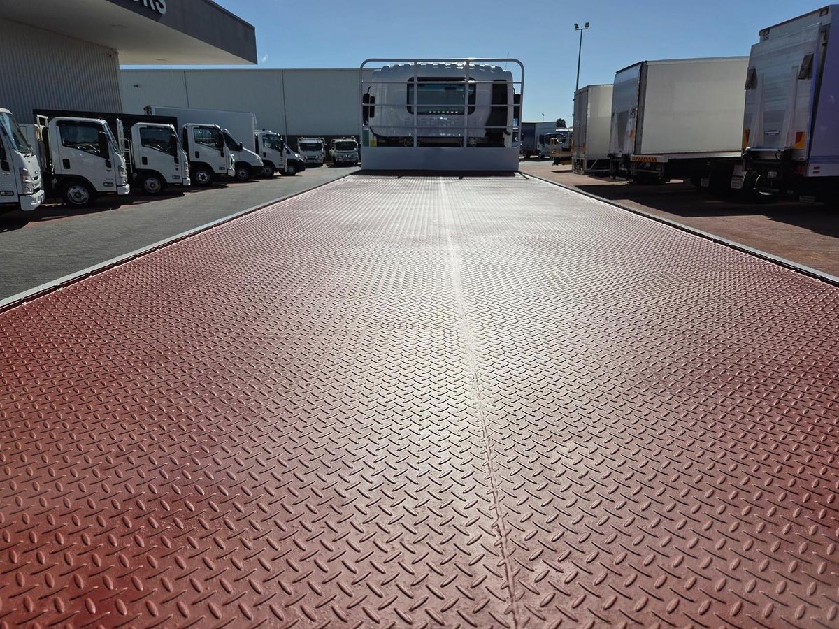 2015 Isuzu Fvd 165-300 8 Ton Auto Tray image 20