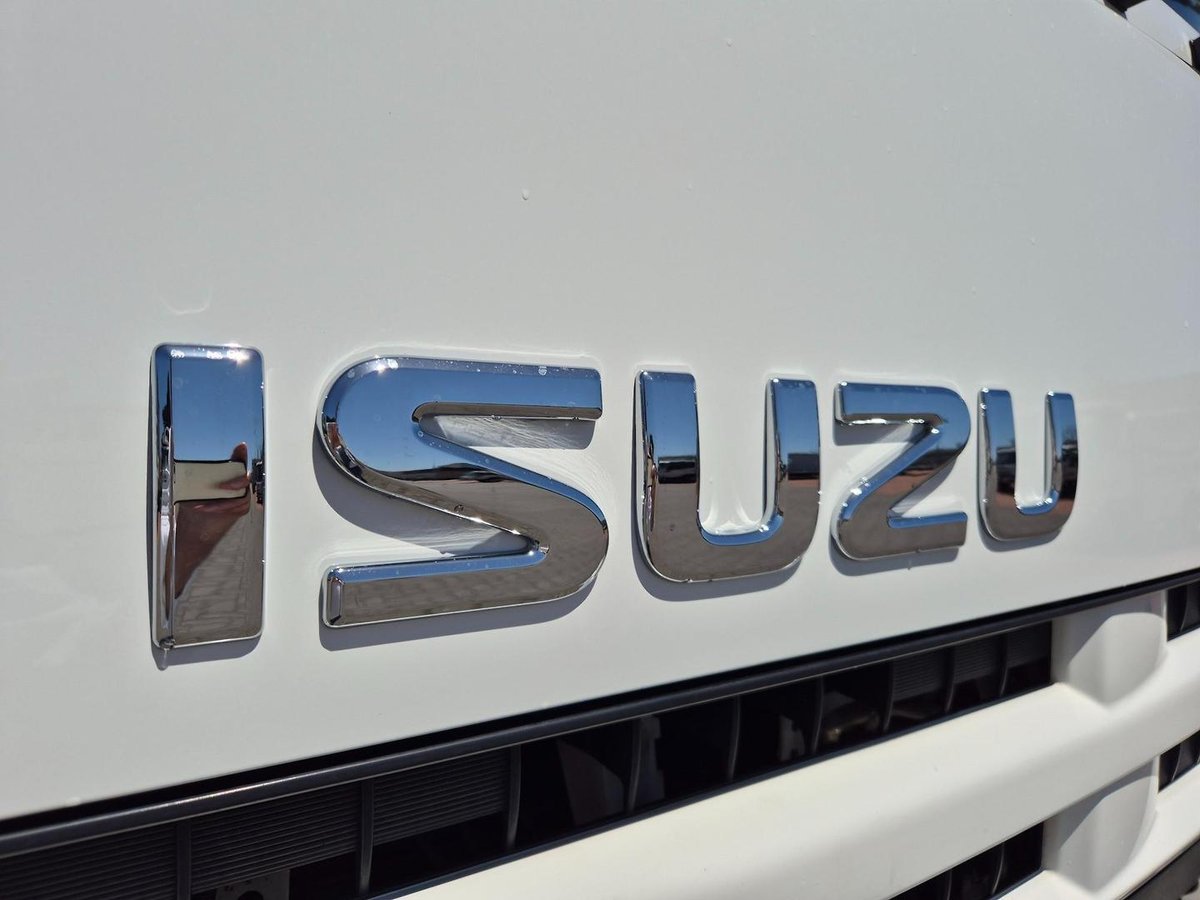 2015 Isuzu Fvd 165-300 8 Ton Auto Tray image 2