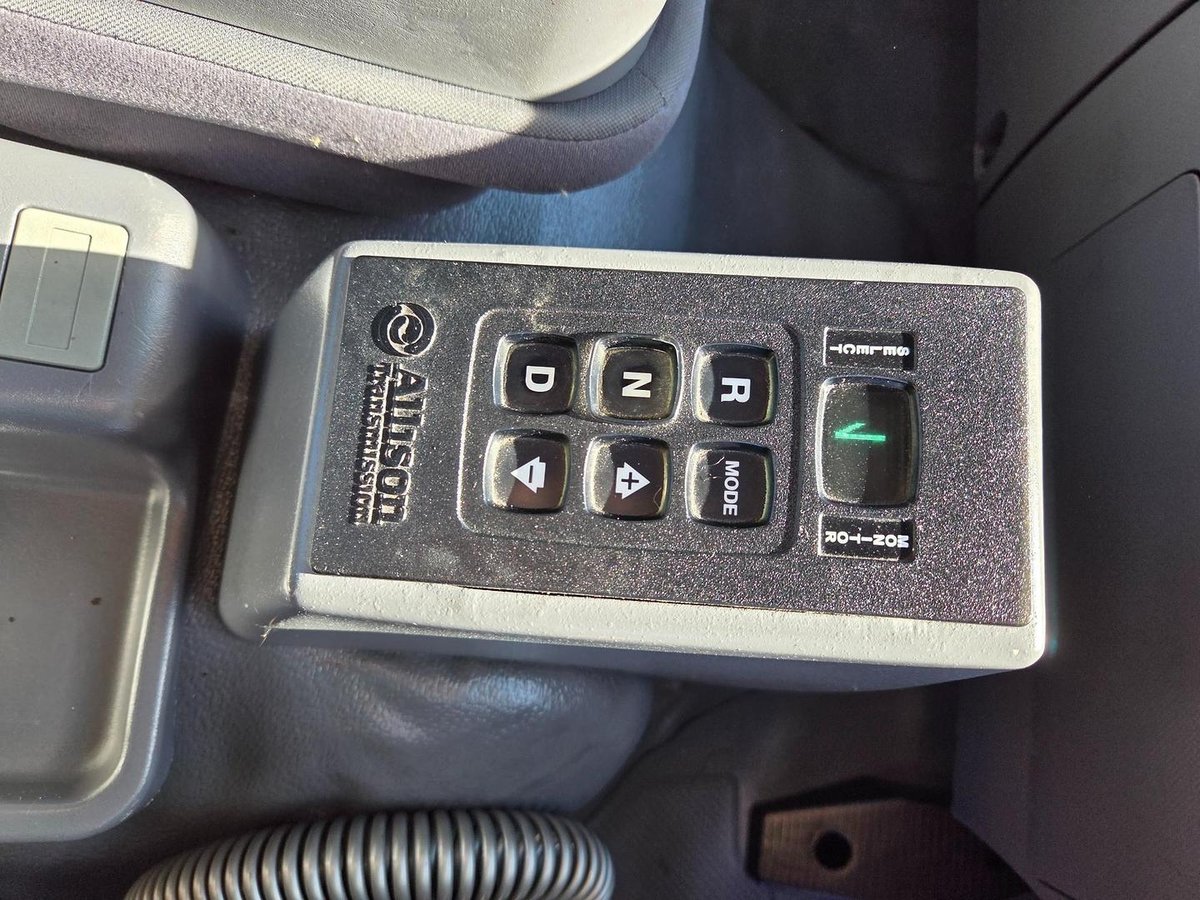 2015 Isuzu Fvd 165-300 8 Ton Auto Tray image 14