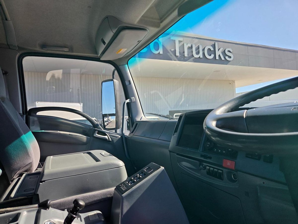 2015 Isuzu Fvd 165-300 8 Ton Auto Tray image 22