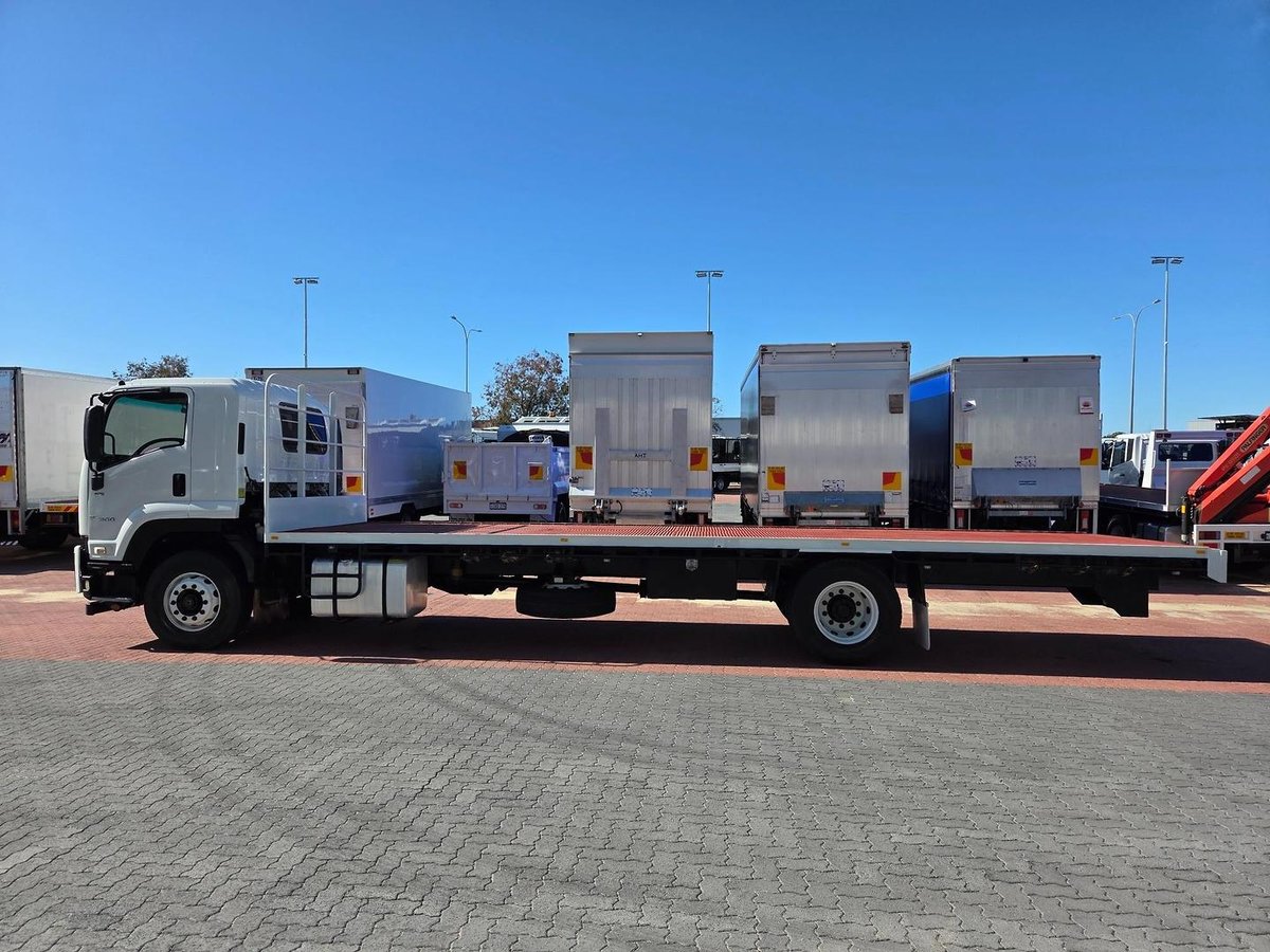 2015 Isuzu Fvd 165-300 8 Ton Auto Tray image 23