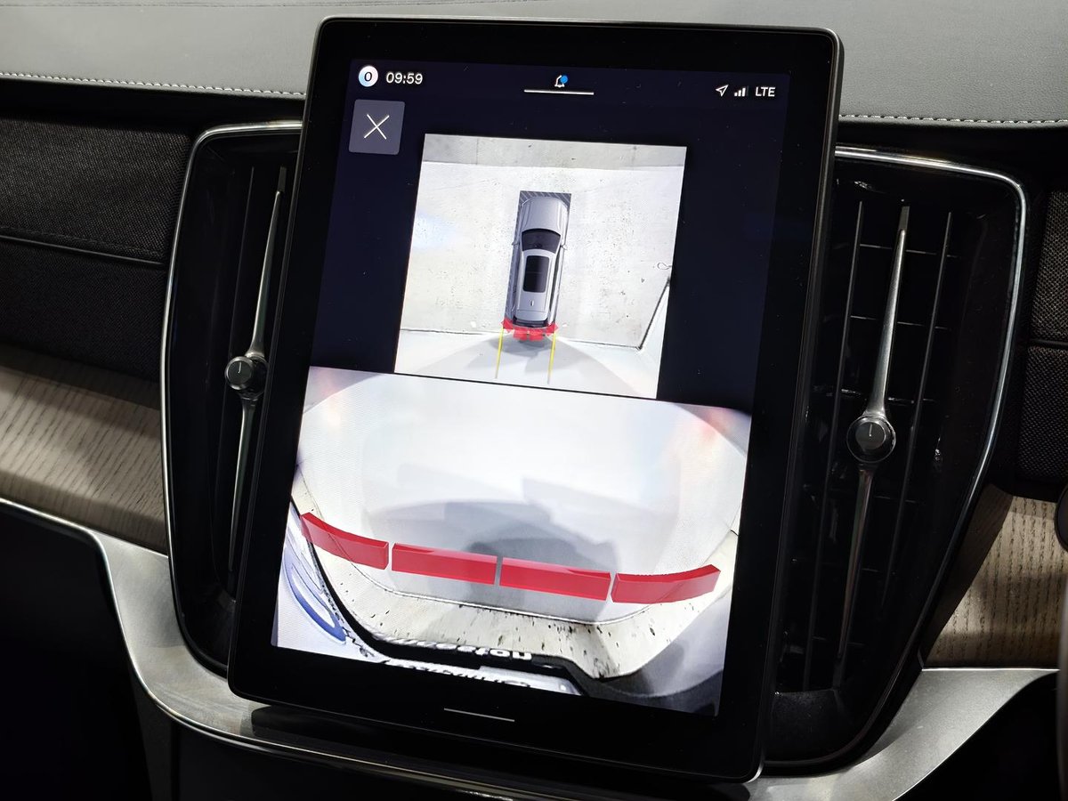 2025 Volvo XC90 Ultra B5 Dark MY26 AWD image 16