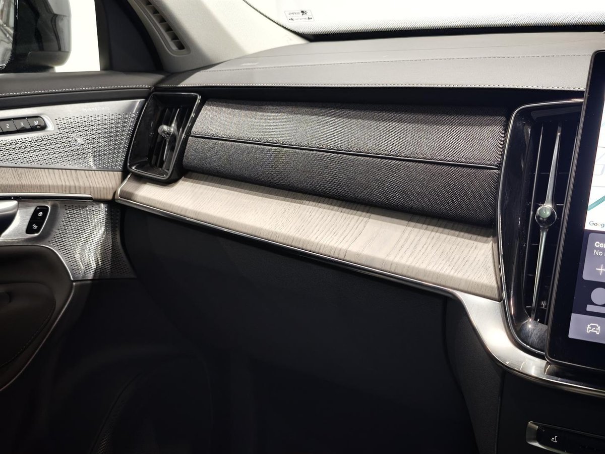 2025 Volvo XC90 Ultra B5 Dark MY26 AWD image 21
