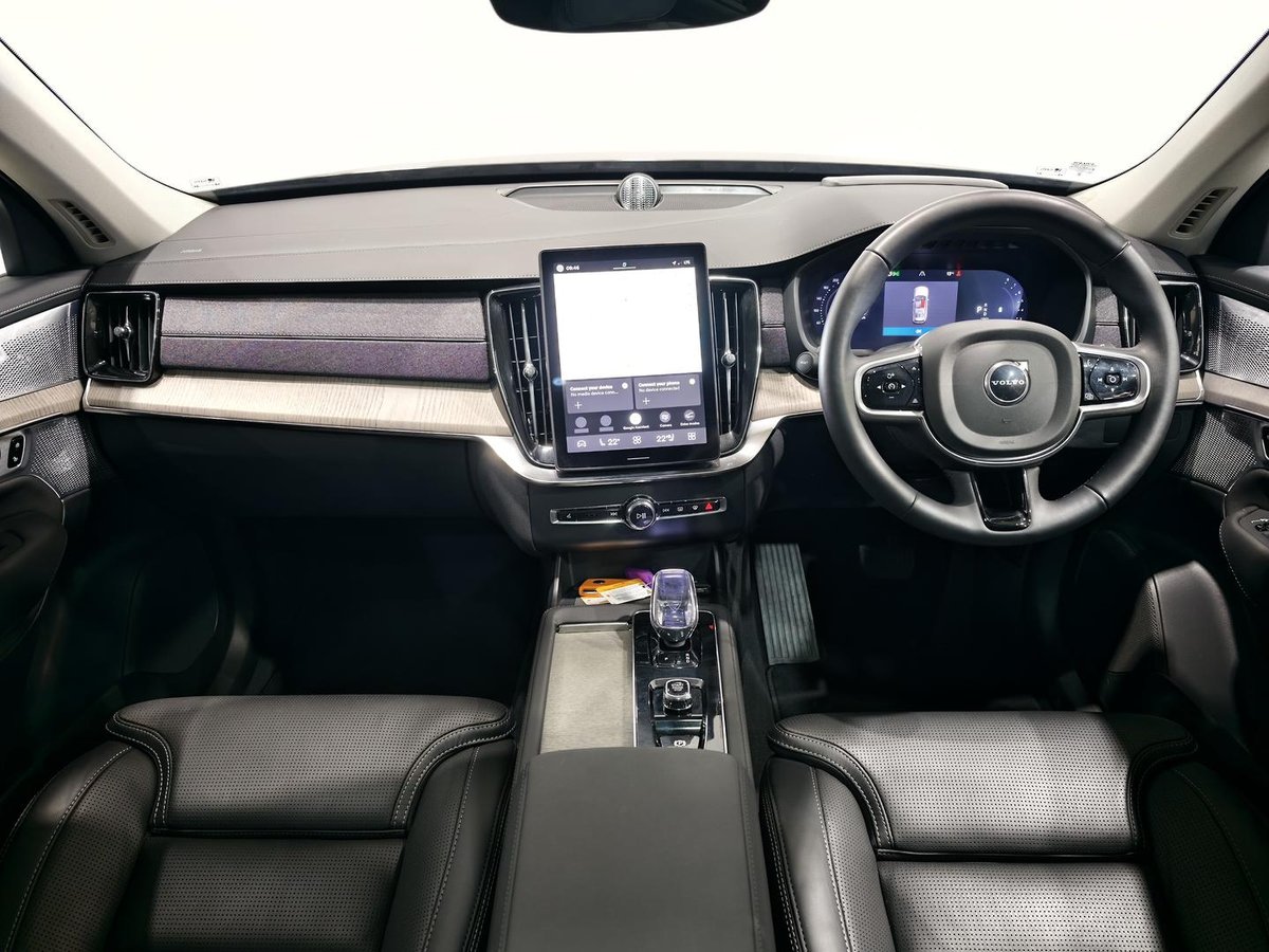 2025 Volvo XC90 Ultra B5 Dark MY26 AWD image 23
