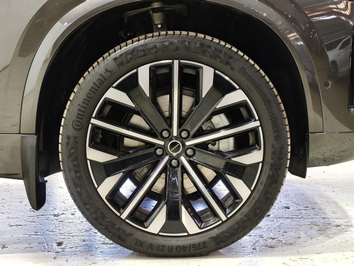 2025 Volvo XC90 Ultra B5 Dark MY26 AWD image 7
