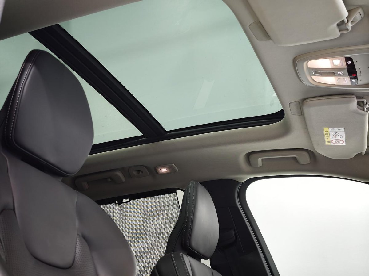 2025 Volvo XC90 Ultra B5 Dark MY26 AWD image 9