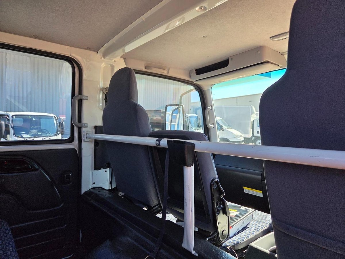 2022 Isuzu Npr65-190  Amt 3 Ton Crew Cab image 10