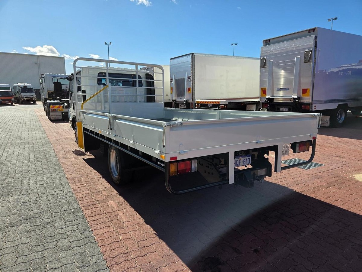 2022 Isuzu Npr65-190  Amt 3 Ton Crew Cab image 14