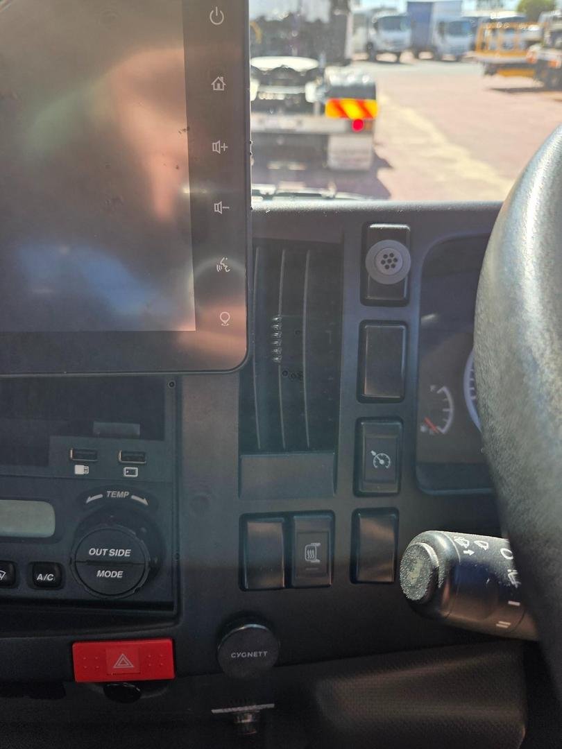 2022 Isuzu Npr65-190  Amt 3 Ton Crew Cab image 19