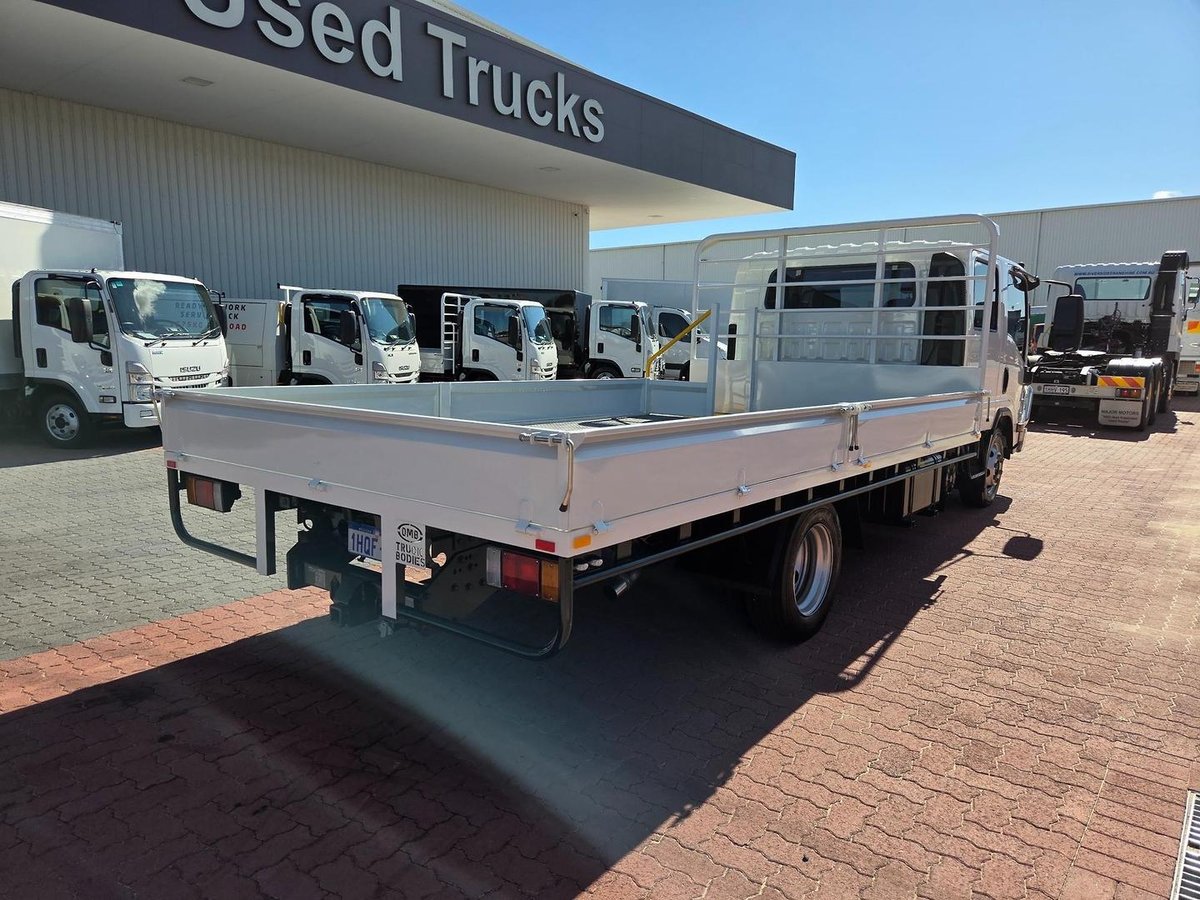 2022 Isuzu Npr65-190  Amt 3 Ton Crew Cab image 24