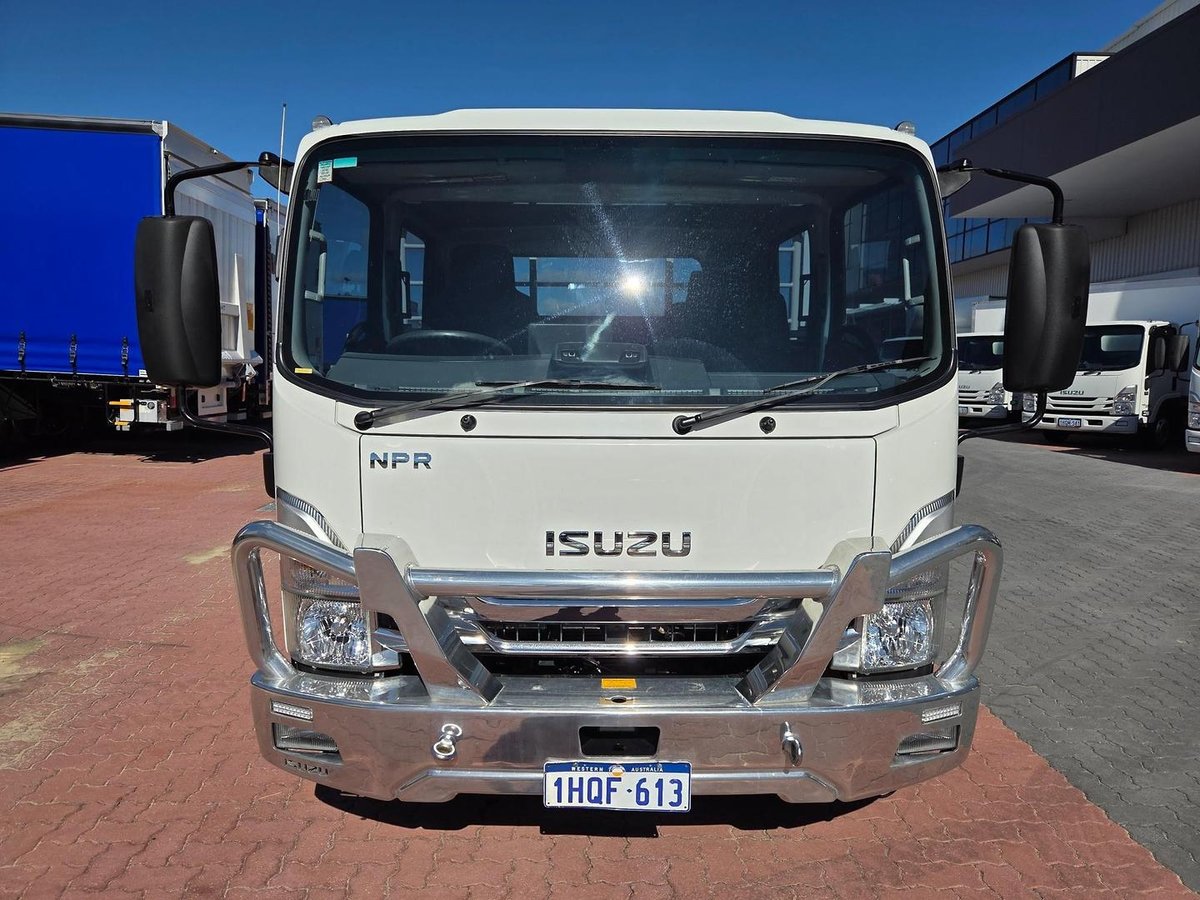 2022 Isuzu Npr65-190  Amt 3 Ton Crew Cab image 6