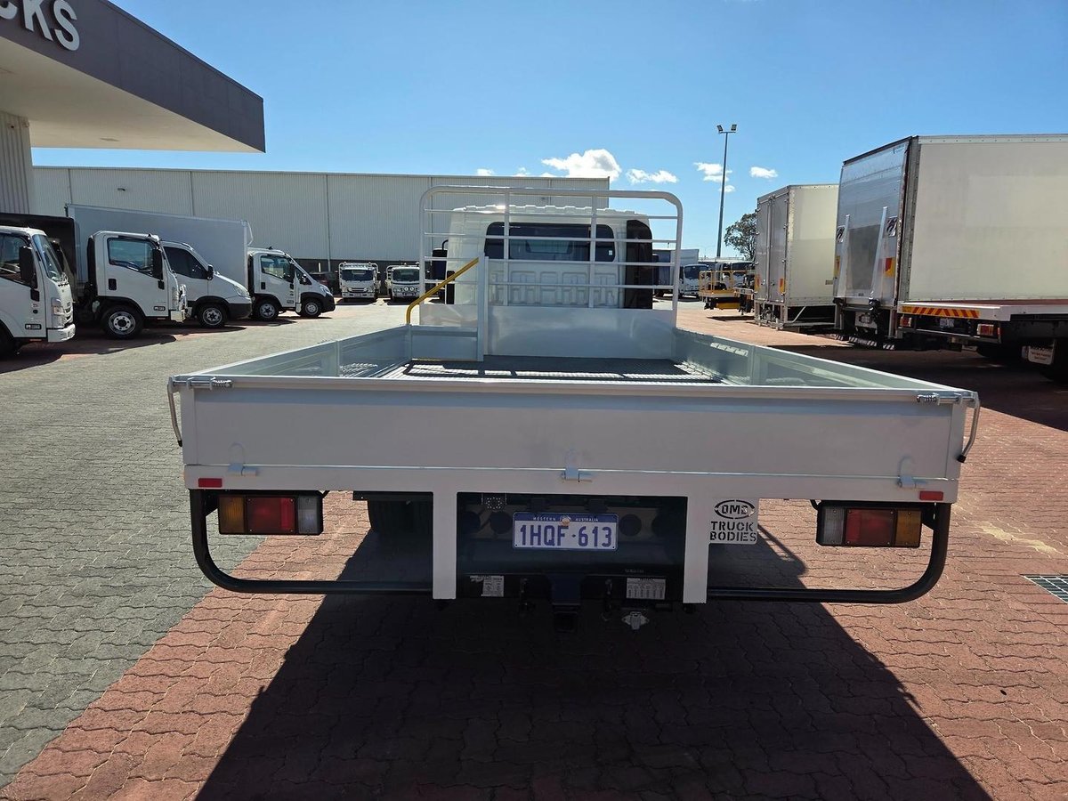 2022 Isuzu Npr65-190  Amt 3 Ton Crew Cab image 7