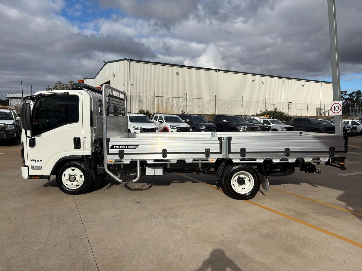 2026 Isuzu N Series image 5