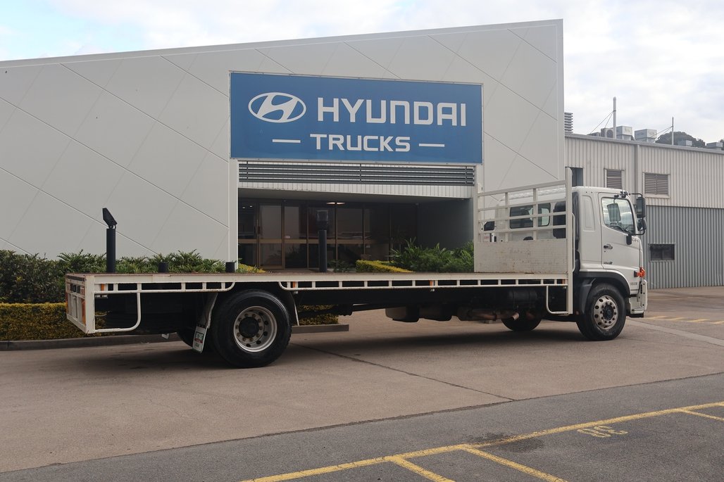 2017 Hino Gh 1828 image 11