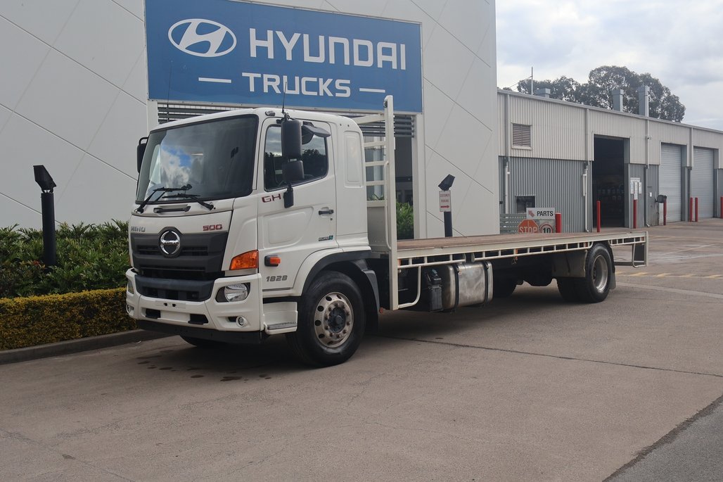 2017 Hino Gh 1828 image 18