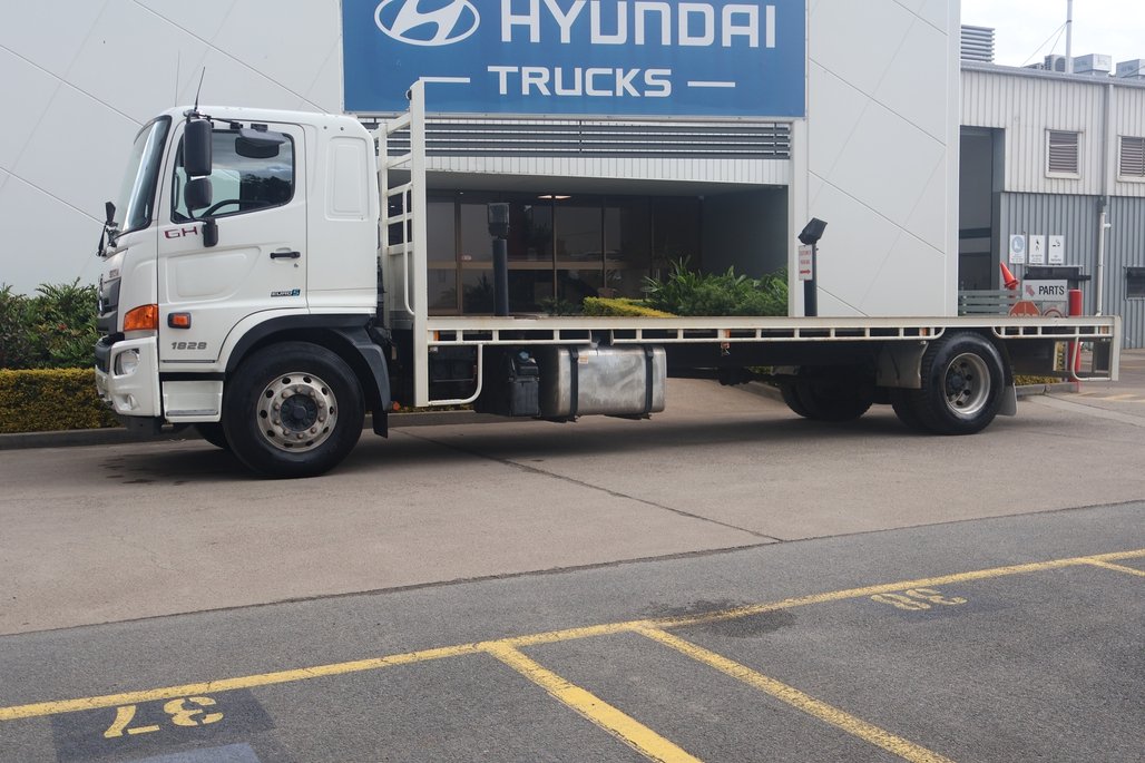 2017 Hino Gh 1828 image 19
